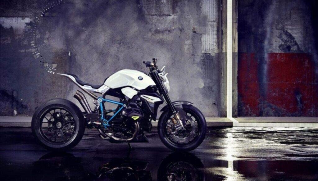 Cuando la Concept Roadster de BMW hizo su debut enel Concorso d’Eleganza Villa d’Este 2014, el absorto público sintió que la espectacular motocicleta enlazaba el futuro