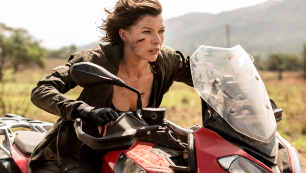 Milla Jovovich Combate el crimen en una BMW