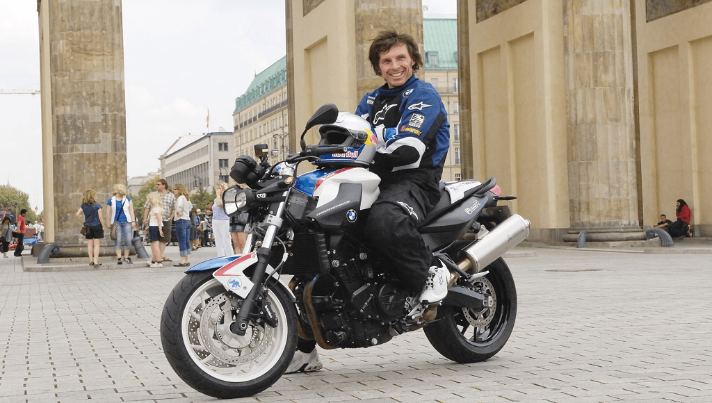 Chris Pfeiffer en moto BMW