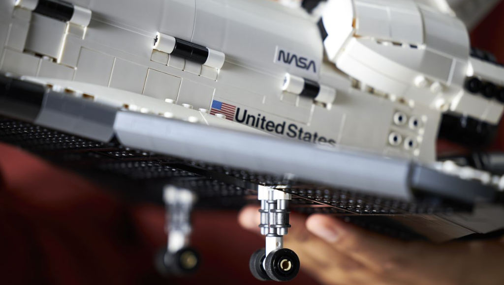 LEGO & NASA Space Shuttle Discovery Set