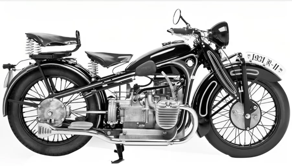 La moto BMW R 11 series 3 del año 1931 fue elaborada por la empresa BMW y entra en la serie de BMW R11 series 3 que comprende modelos de diferentes cilindradas.
