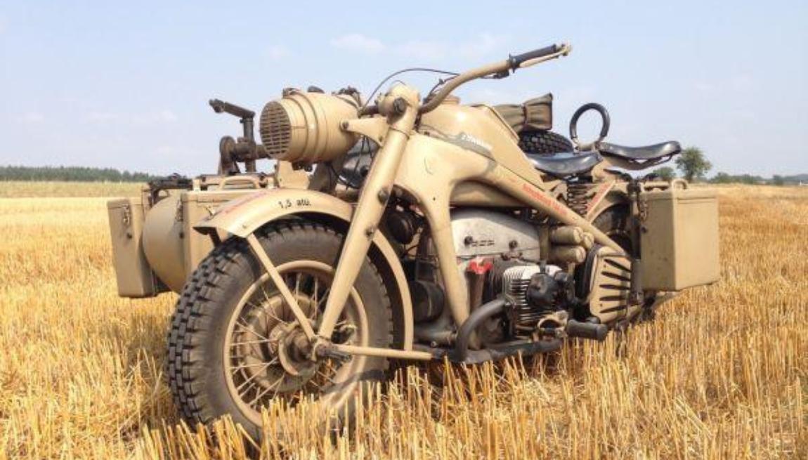 Durante la 2ª Guerra Mundial, fueron dos las marcas que destinaron su fabricación a la demanda del ejercito en Alemania: Zunddapp, que ya había suministrado motocicletas durante la Iª Guerra Mundial y BMW.