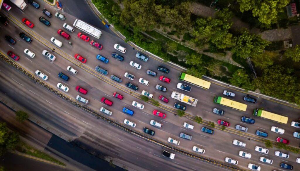 Para entender los cambios en las políticas públicas, reglamento de tránsito y leyes en temas de movilidad en la Ciudad de México, tenemos que conocer el Programa Integral de Seguridad Vial 2020-2024 publicado el pasado 24 de diciembre de 2021.