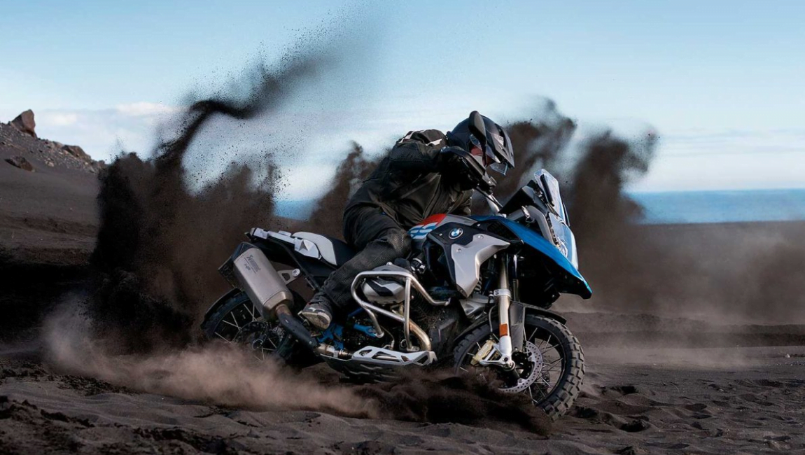 LOS DIEZ MANDAMIENTOS PARA SOBREVIVIR EN MOTO