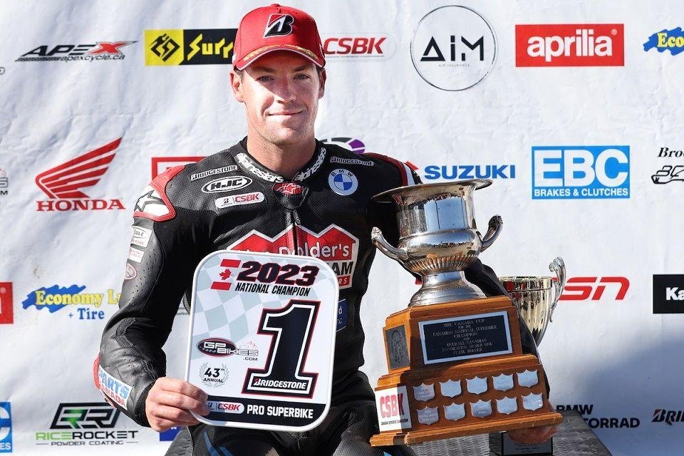 Piloto de motos canadiense Ben Young ganó su tercer campeonato canadiense de Pro Superbike