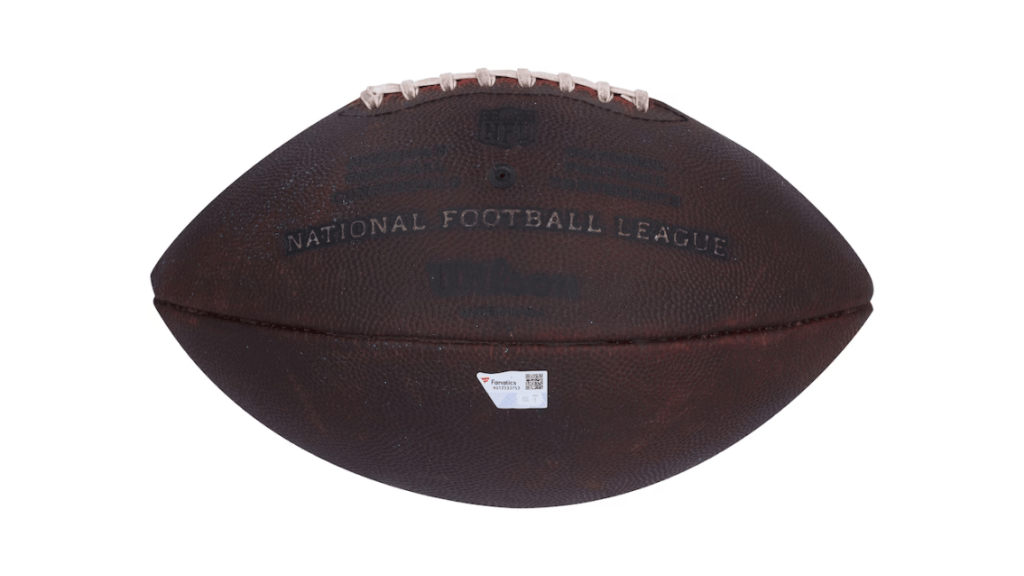 Eleva tu Colección con un Recuerdo Único Balon De Americano NFL