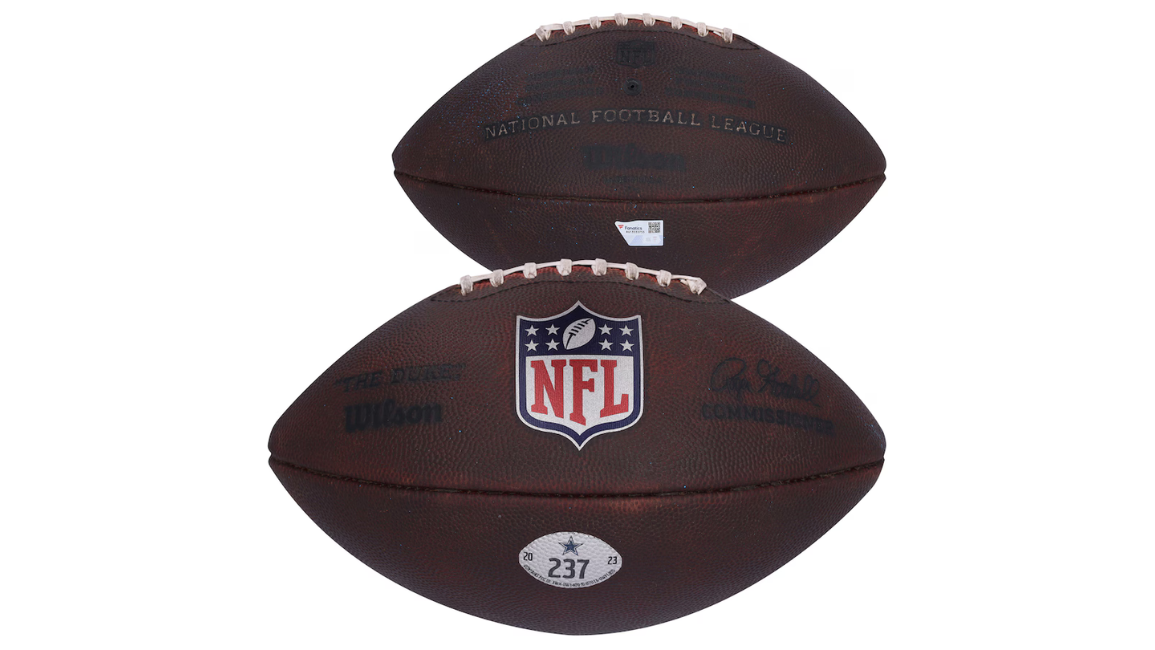 Balon Fútbol n.° 237 usado en el juego de los Dallas Cowboys contra los Green Bay Packers el 14 de enero de 2024