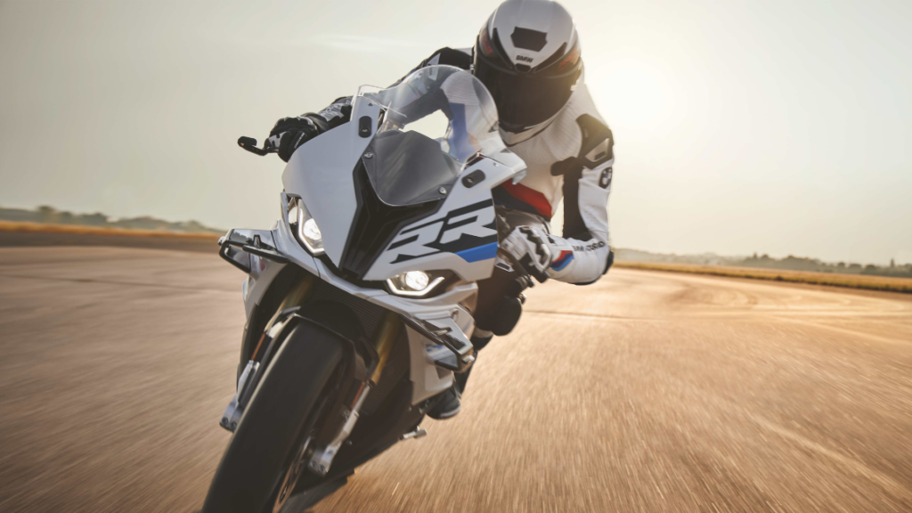 Se anuncia el programa BMW Motorrad Track Training 2024 en la India.