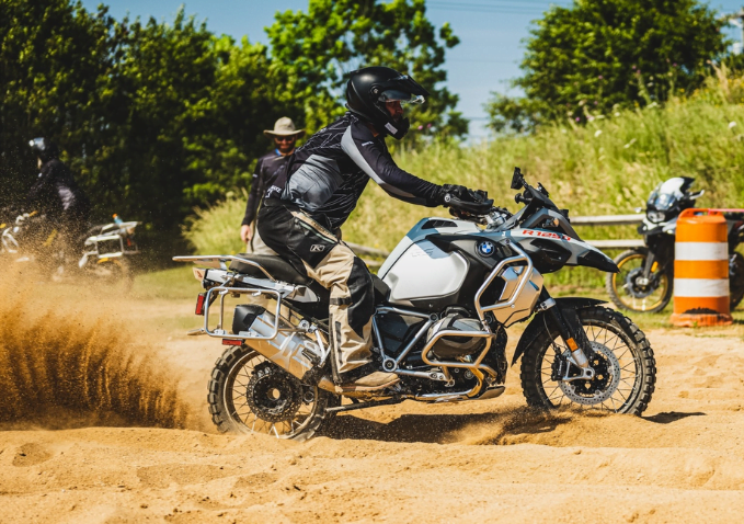 Academia de Motociclistas BMW U.S.