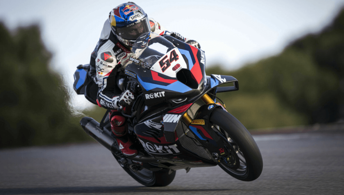 Pilotos BMW brillan en su Debut en el Circuito de Cremona en el Campeonato de Superbikes