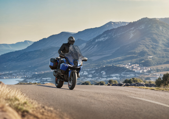 BMW Motorrad revoluciona el turismo premium con la nueva BMW R 1300 RT