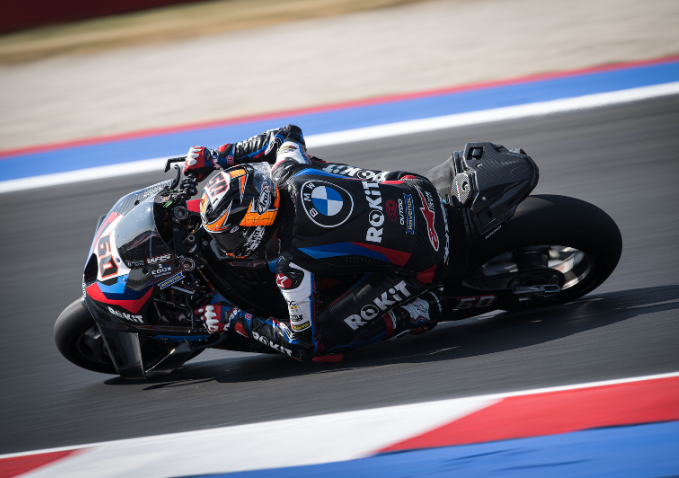 WorldSBK Misano 2025: Hat-trick de Toprak Razgatlioglu con BMW