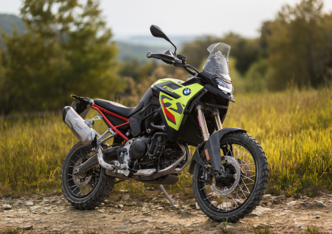 BMW F 900 GS: nueva identidad visual