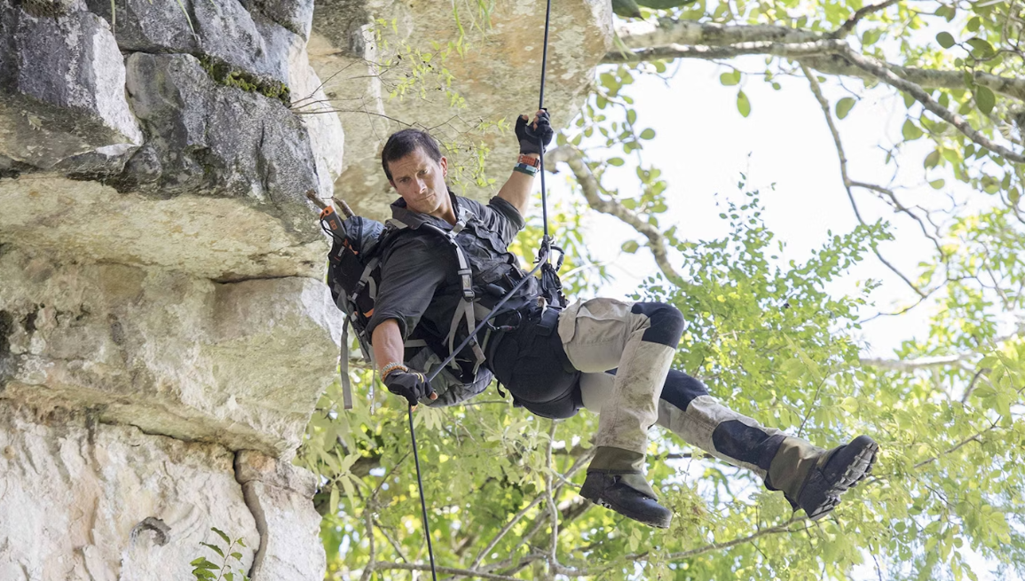 Bear Grylls, ha forjado una carrera que encapsula la esencia de la aventura