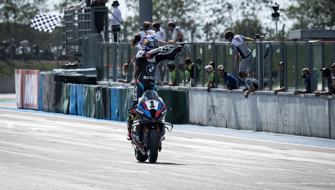 Toprak brilla con hat-trick en Magny-Cours