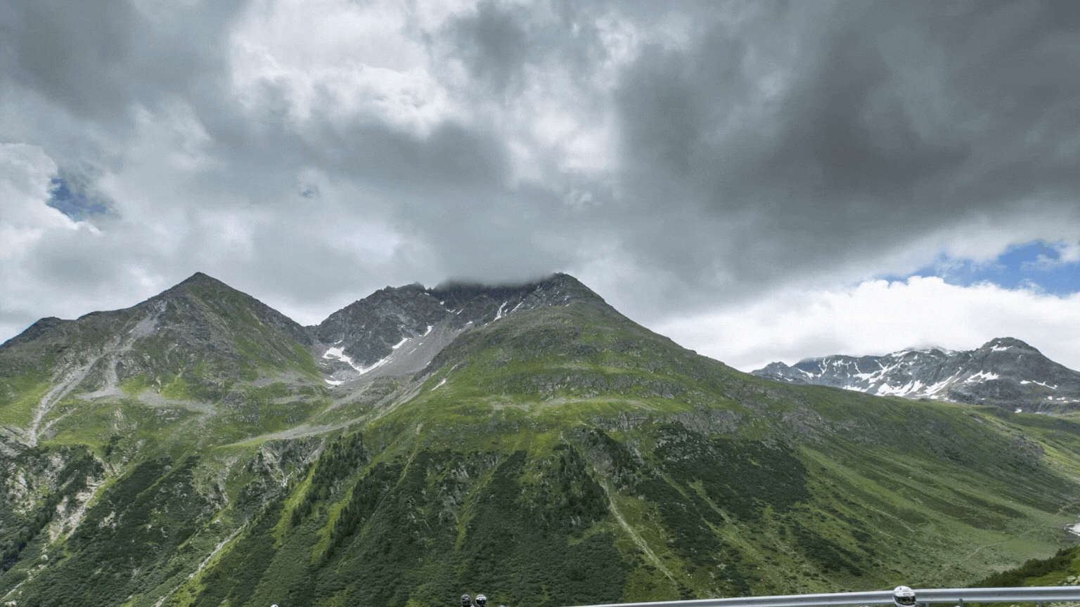 El último cruce de los Alpes de AMA
