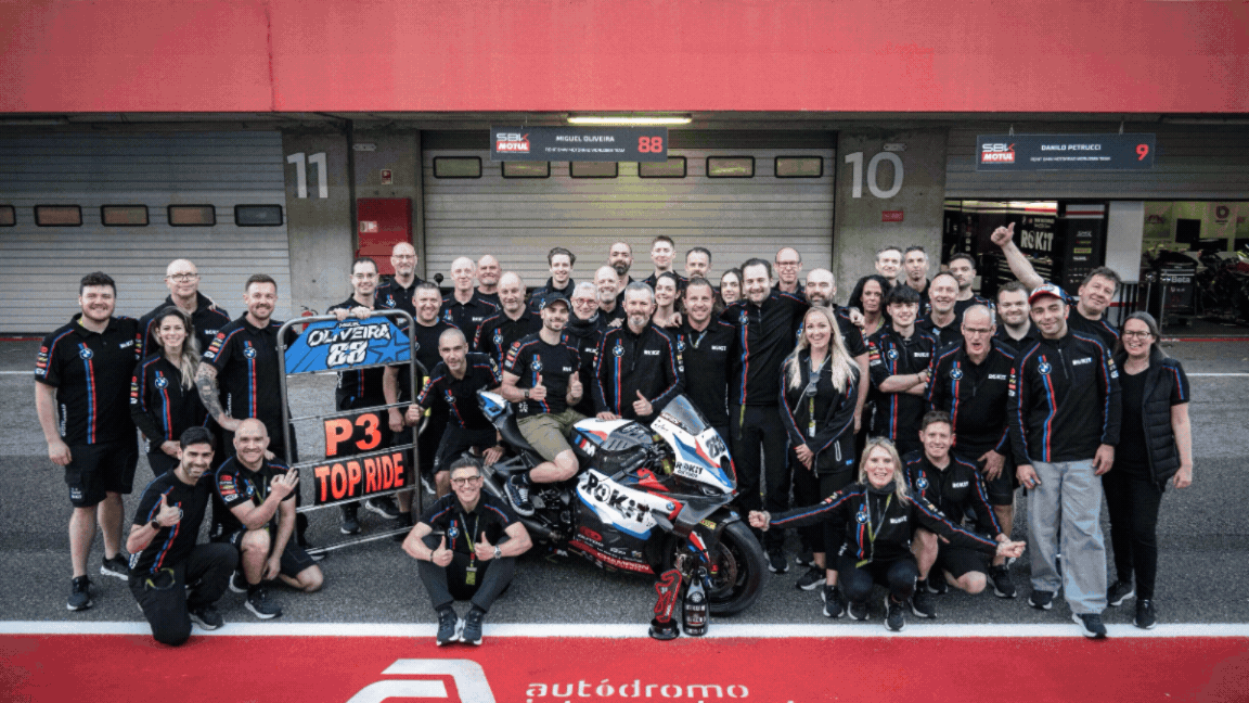 Portimão se convierte en una fiesta de Oliveira: triple podio con el BMW M 1000 RR