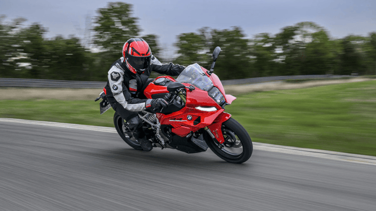 BMW F 450 RR ya es oficial: deportiva ligera de 48 hp y 177 kg con ADN de S 1000 RR