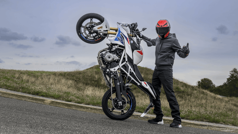 BMW F 450 R: la nueva naked de 48 hp ya es oficial y BMW anunciará pronto su llegada a Latinoamérica